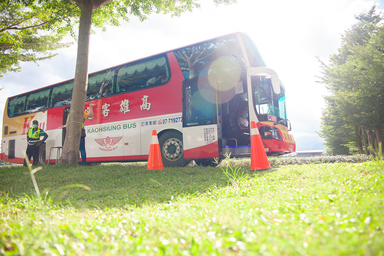 43人座高級(jí)遊覽車(chē)|高雄汽車(chē)客運(yùn)股份有限公司